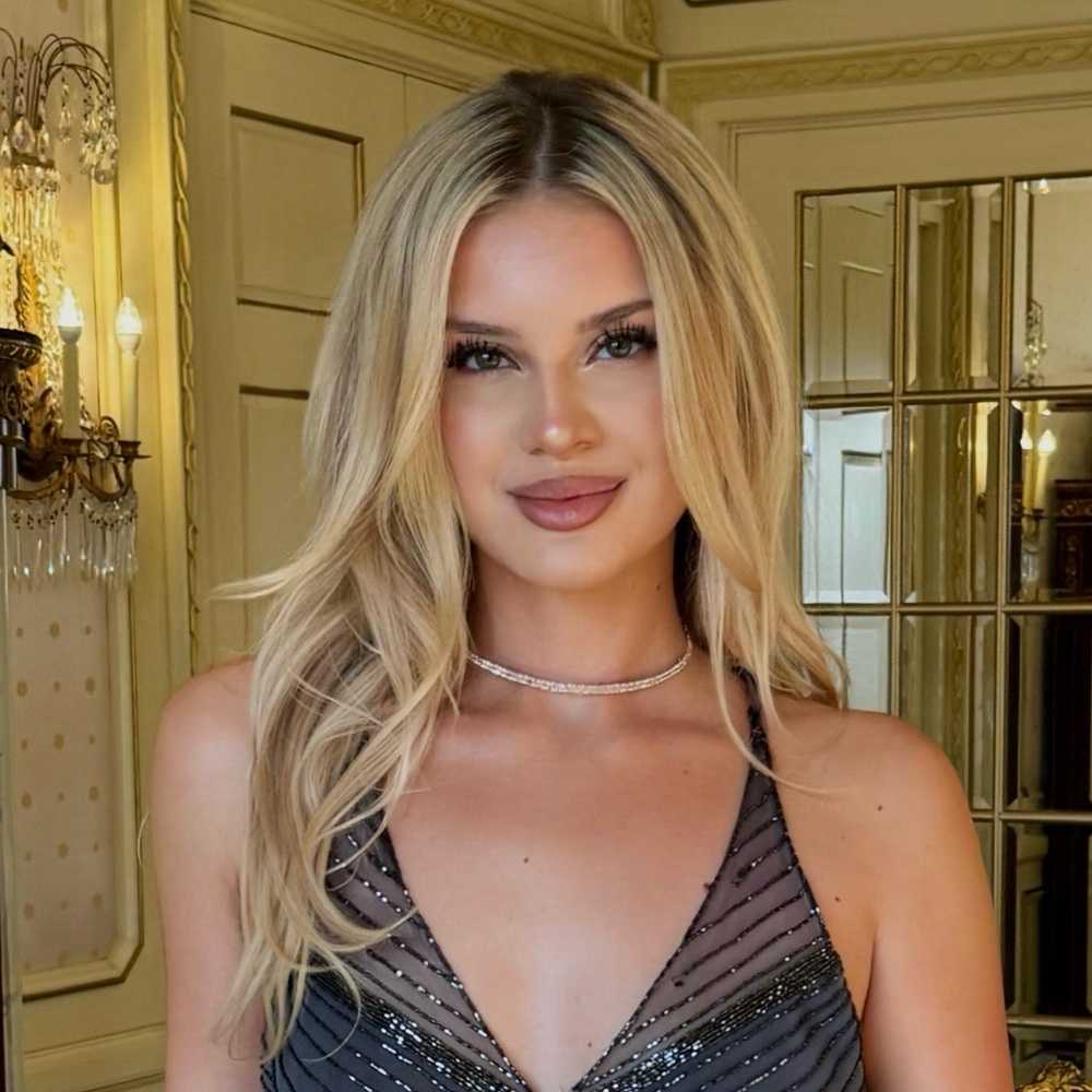 Meet your Posher, Courtney